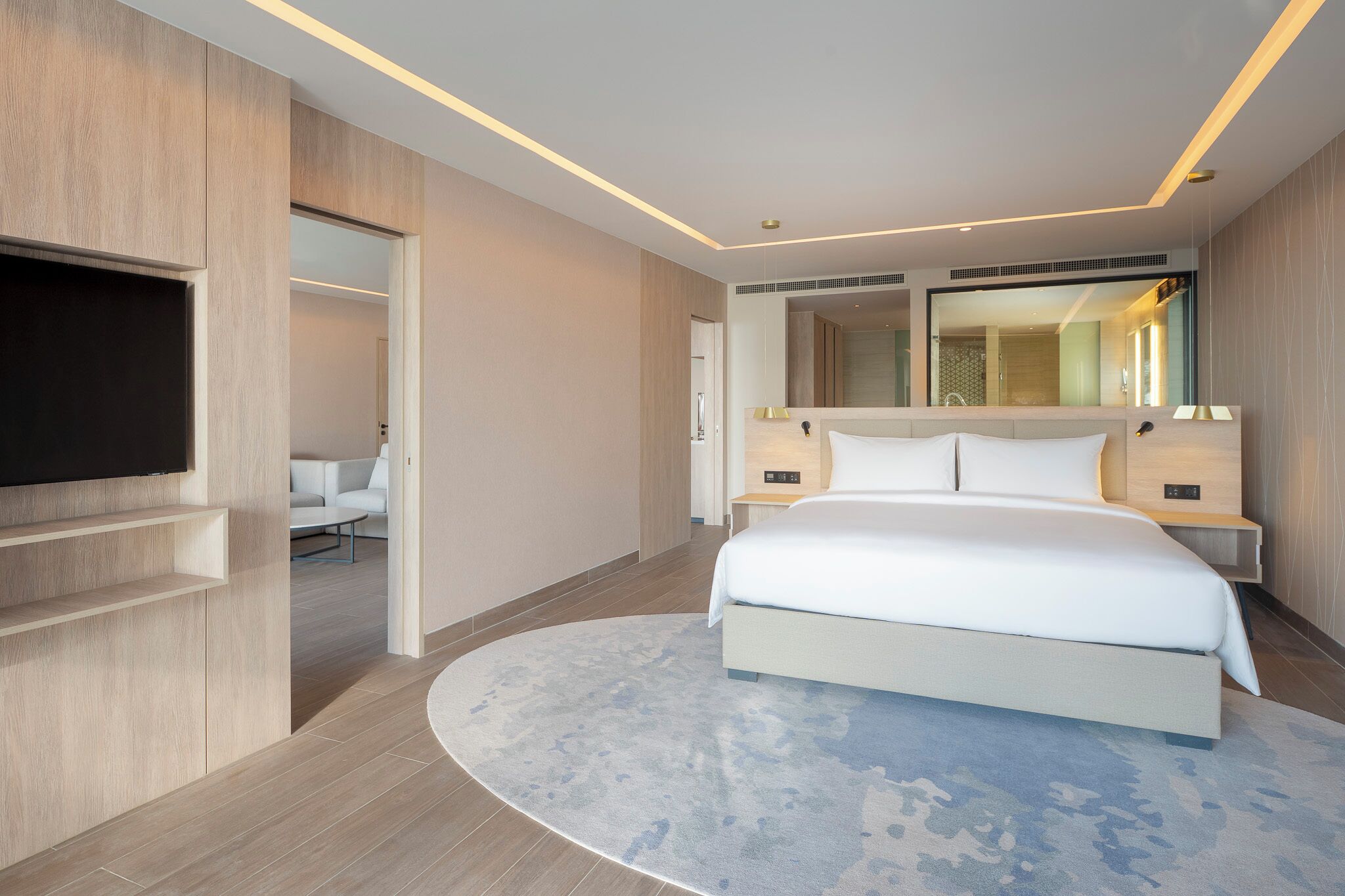 Suite, Balcony, Oceanfront | Minibar, in-room safe, soundproofing, rollaway beds