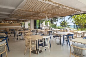 Rooftop bar - Radisson Blu Resort, Phuket Mai Khao Beach (Mai Khao)