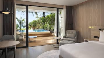 Phòng Superior, sát bãi biển (With Pool) | Minibar, két bảo mật tại phòng, bàn, phòng cách âm