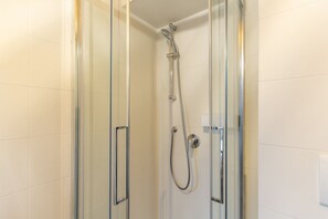 Shower, hair dryer, towels, soap - Isola Design Suite | Duomo, Central Station 15 min (Milano)
