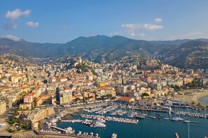 Marina - App.finestre Blu Della Pigna (Sanremo)