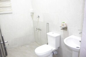 Junior Room, Balcony, City View | Bathroom | Free toiletries, hair dryer, towels, soap - ZYNA VILLE (Abuja)