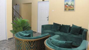 Habitación junior, balcón, vista a la ciudad | Interior