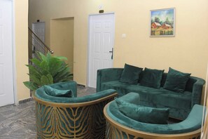 Juniorrum - balkong - utsikt mot staden | Interiör