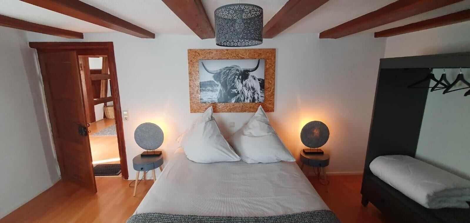 2 chambres, fer et planche à repasser, Wi-Fi, draps fournis