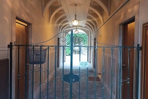 Interior - CasaLeda:Delightful Loft with Lake View in the Heart of Maderno on the lakefront (Toscolano Maderno)