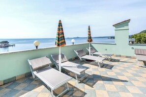 Property grounds - CasaLeda:Delightful Loft with Lake View in the Heart of Maderno on the lakefront (Toscolano Maderno)