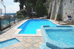 Outdoor pool - CasaLeda:Delightful Loft with Lake View in the Heart of Maderno on the lakefront (Toscolano Maderno)