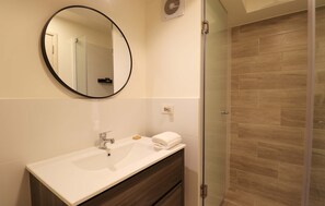 1 bedroom, Internet - w Amazing Loft w Balcony in Miraflores (Lima)