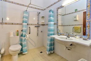 Shower, towels - Girassol Quinta Velha by GT House (Portimão)