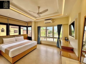 Suite, 1 King Bed, Air conditioning, City View | Free WiFi - Hotel Zhidey (phuntosholing)