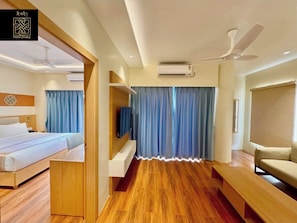 Suite, 1 King Bed, Air conditioning, City View | Free WiFi - Hotel Zhidey (phuntosholing)