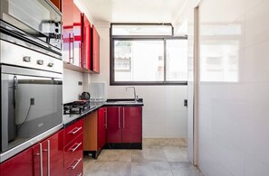 Coffee/tea maker, fridge, microwave, oven - Modern & Central 2 bedroom at Rabat Hassan City Center / 3min train station (Rabat)