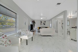 Departamento, con acceso para personas discapacitadas | 3 habitaciones y internet 