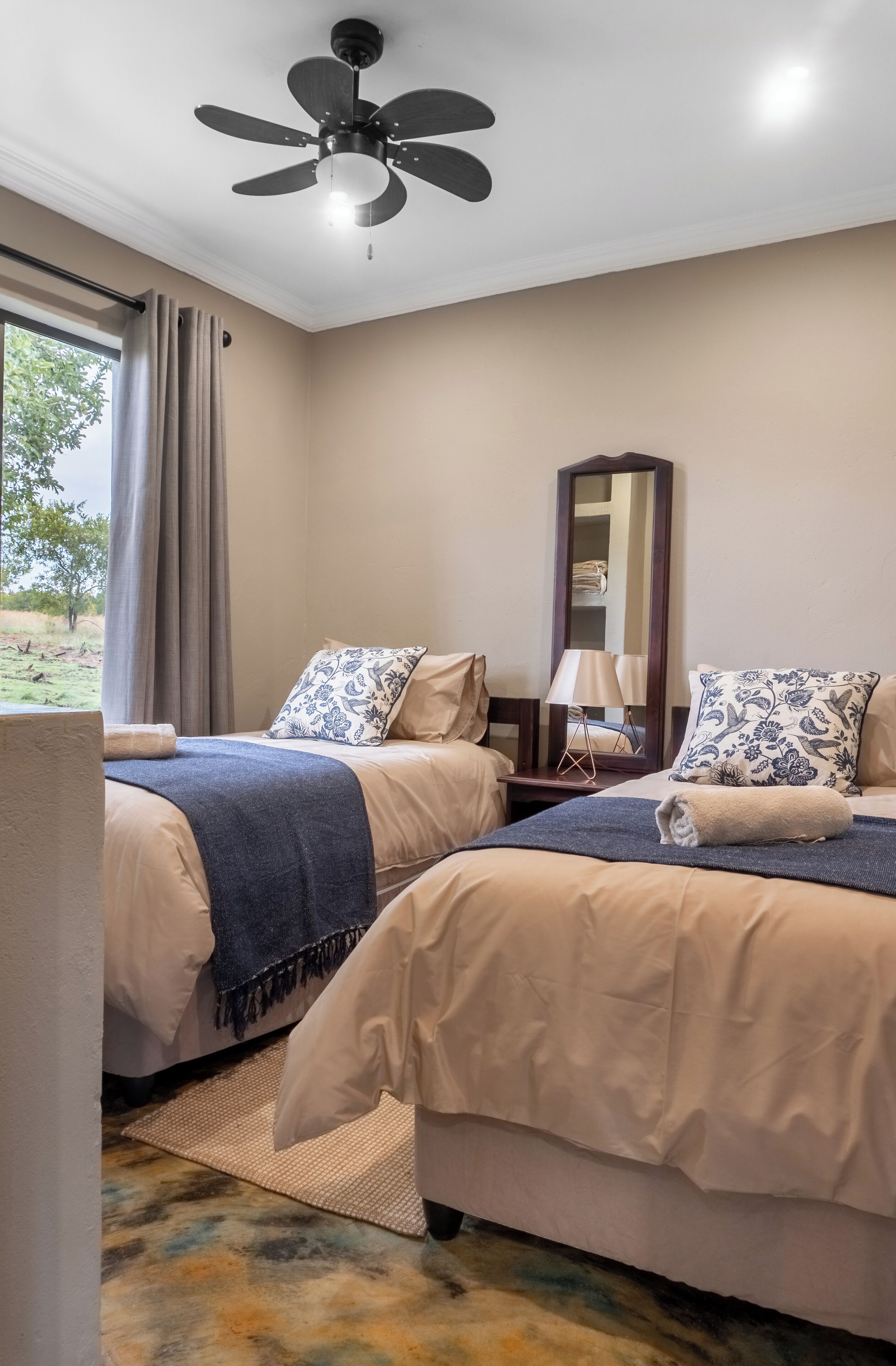 Casa de lujo, vistas a la piscina | Escritorio y espacio para trabajar con un portátil