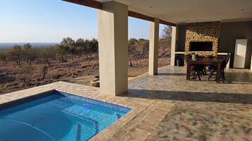 Luxury House, Hill View | Mountain view