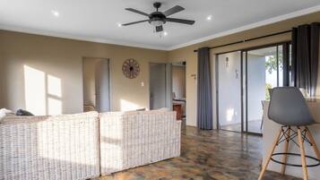 Luksushus, bassengutsikt | Innvendig