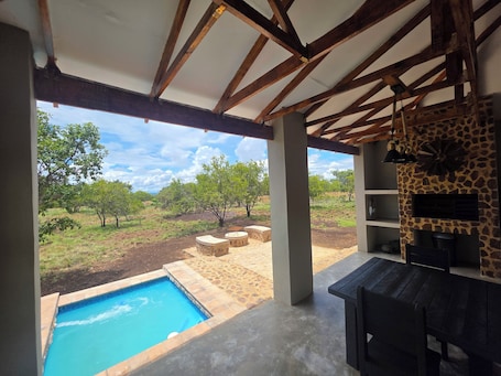 Fachada de la propiedad. Klipdrift Sands Game Lodge