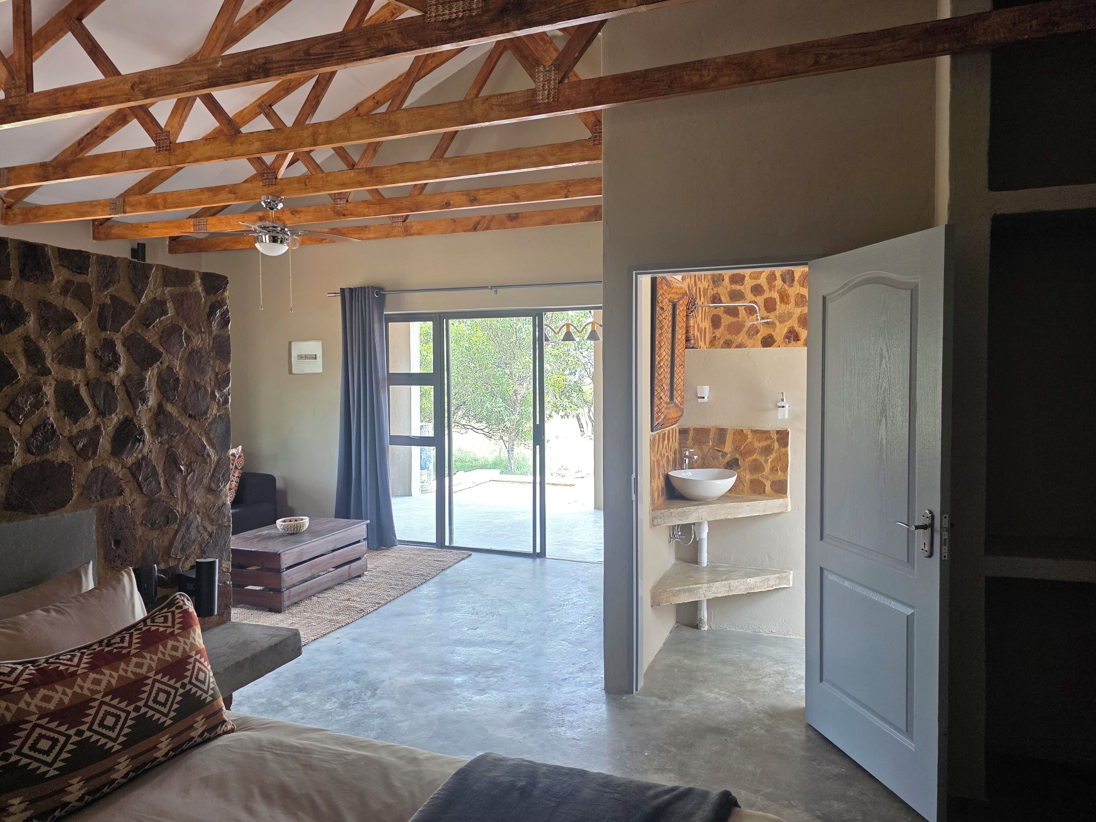 Deluxe Villa, Valley View | Desk, laptop workspace, iron/ironing board, free WiFi
