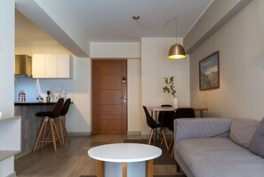 Apartment - w Comfortable 2BR w Balcony in Miraflores (Lima)