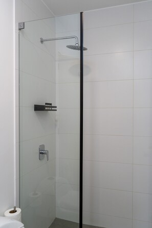 2 bedrooms, Internet - w Comfortable 2BR w Balcony in Miraflores (Lima)