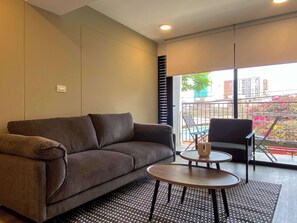 House | 1 bedroom, Internet - w Enchanting Loft w Balcony in Barranco (Lima)