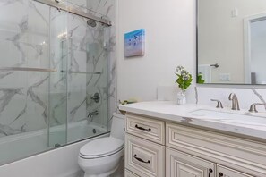 Apartment | 2 bedrooms, Internet - Luxurious Pasadena Home w Parking Near Old Town (Pasadena)