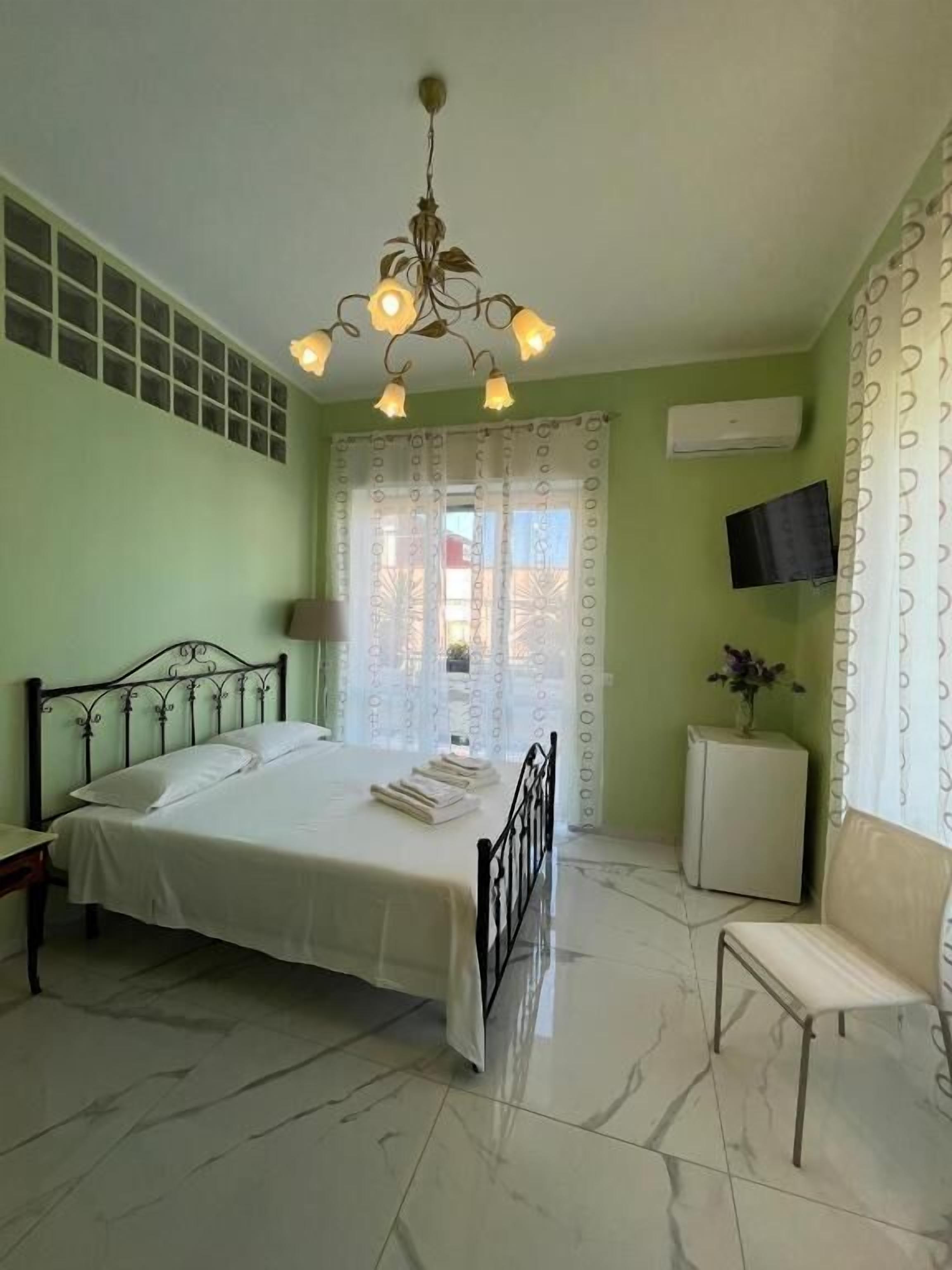 Deluxe Double Room, City View | Blackout drapes, free WiFi