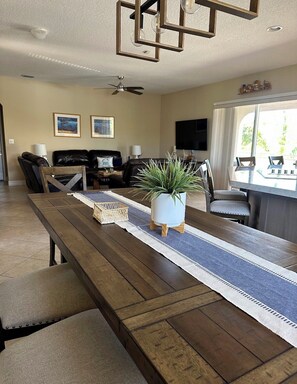 Dining - Spacious newly renovated 3 bedroom, 2 bath home on the canal in Islamorada, Fl (Tavernier)