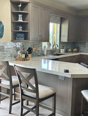 Private kitchen - Spacious newly renovated 3 bedroom, 2 bath home on the canal in Islamorada, Fl (Tavernier)