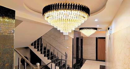 White Panda Hotels Royal Inn