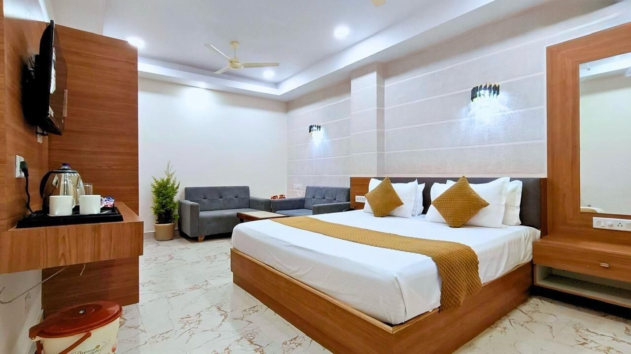 Deluxe Double Room | Desk, laptop workspace, free WiFi