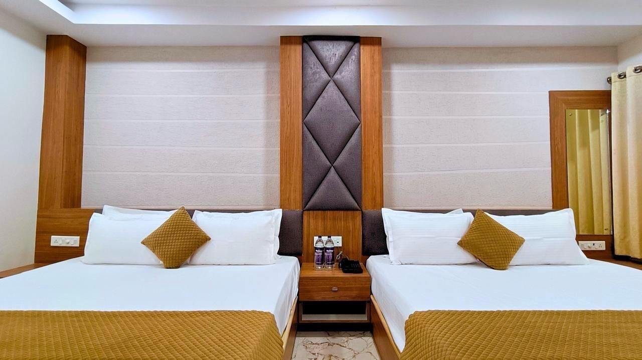 Family Double Room | Desk, laptop workspace, free WiFi