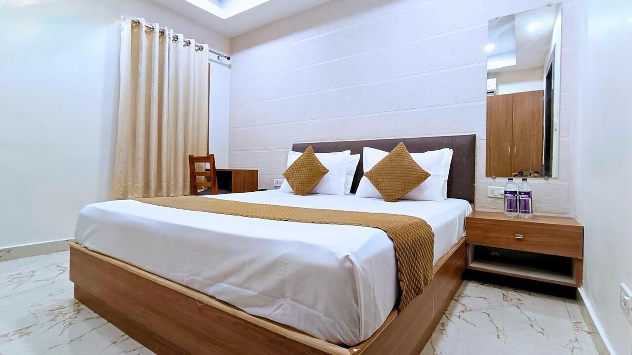 Deluxe Double Room | Desk, laptop workspace, free WiFi