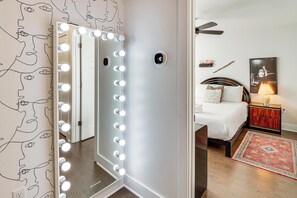 Apartment (2 Bedrooms) | Interior - 6 Mi to Broadway: Nashville Townhome w/ Balcony! (Nashville)