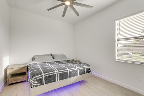 Resort-style Living! Walkable Bradenton Getaway