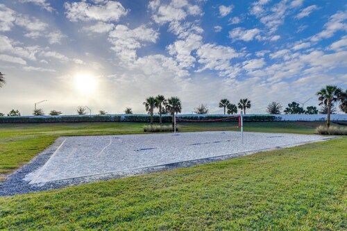 Resort-style Living! Walkable Bradenton Getaway