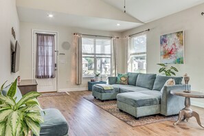 House (3 Bedrooms) | Front of property - < 2 Mi to Dtwn! Quiet Family Home in Pensacola (Pensacola)