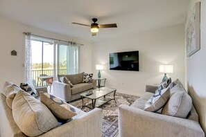 Front of property - Golfer's Oasis w/ Pool! Venice Condo on 5th Hole (Venice)