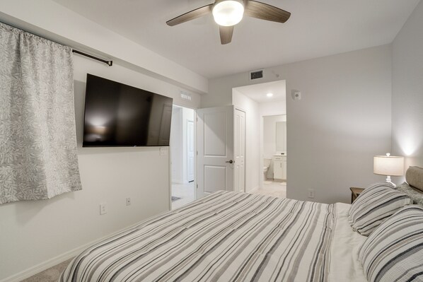 Interior - Golfer's Oasis w/ Pool! Venice Condo on 5th Hole (Venice)