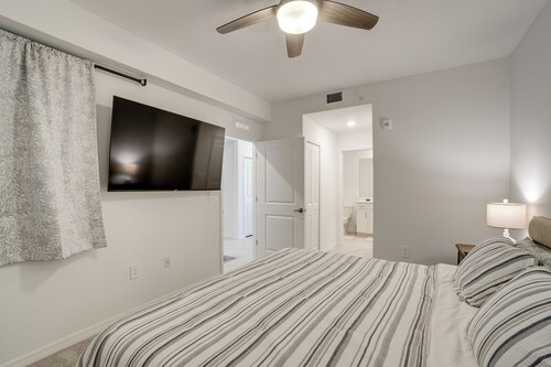 Golfer's Oasis w/ Pool! Venice Condo on 5th Hole