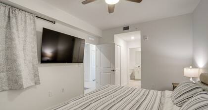 Golfer's Oasis w/ Pool! Venice Condo on 5th Hole