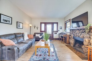 House (3 Bedrooms) | Interior - Walk to Colorado College & Dwtn! Home w/ Patio (Colorado Springs)