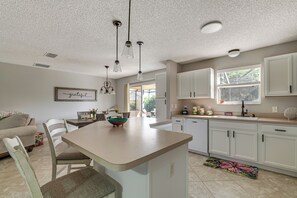 Interior - Golf, Dine & Relax Poolside! The Villages Retreat (The Villages)