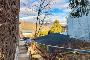 Interior - Mtn-view Balcony! Convenient Apt Near Jim Thorpe (Nesquehoning)