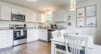 1 Mi to Park Circle: Pet-friendly Home w/ Yard