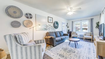 House (3 Bedrooms) | Front of property