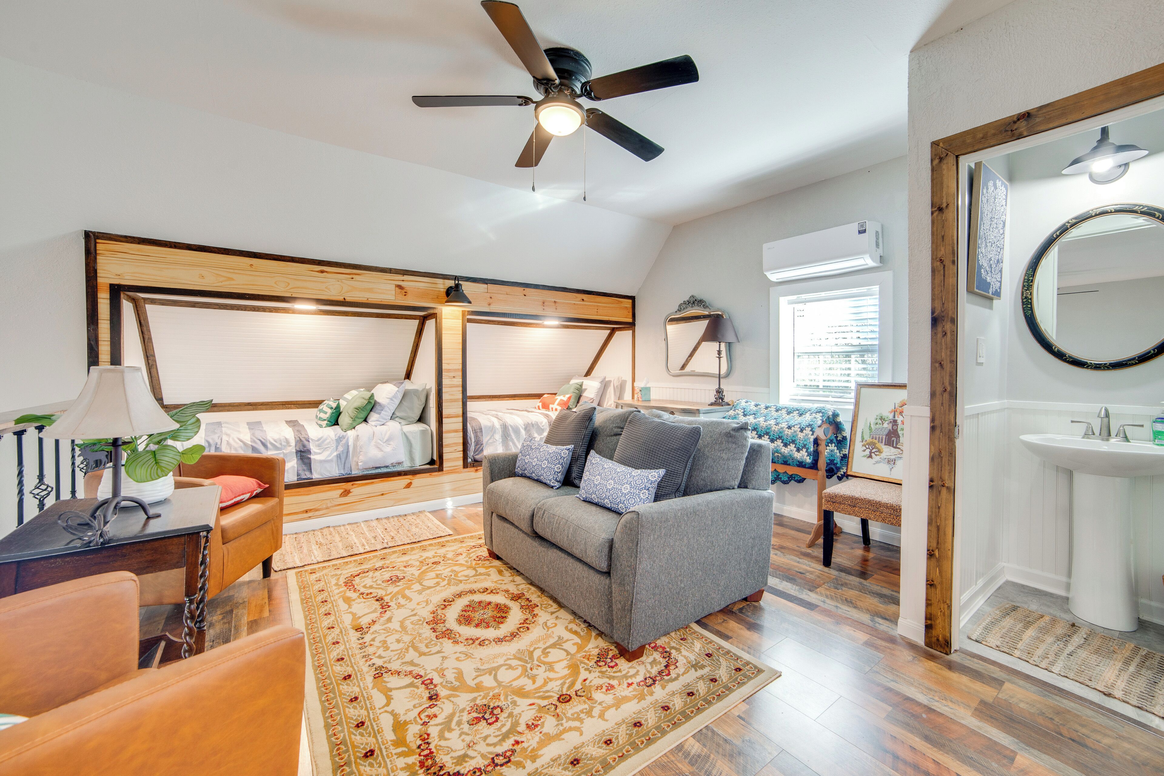 House (2 Bedrooms) | Interior