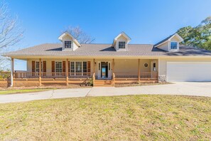 House (4 Bedrooms) | Interior - Private Dock & Hot Tub: Lakefront Eufaula Escape (Eufaula)