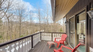 Apartment (3 Bedrooms) | Front of property